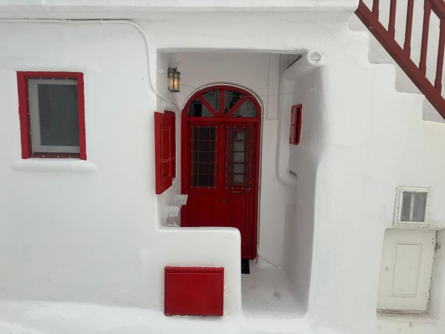 Little Big In Town * Mykonos Town